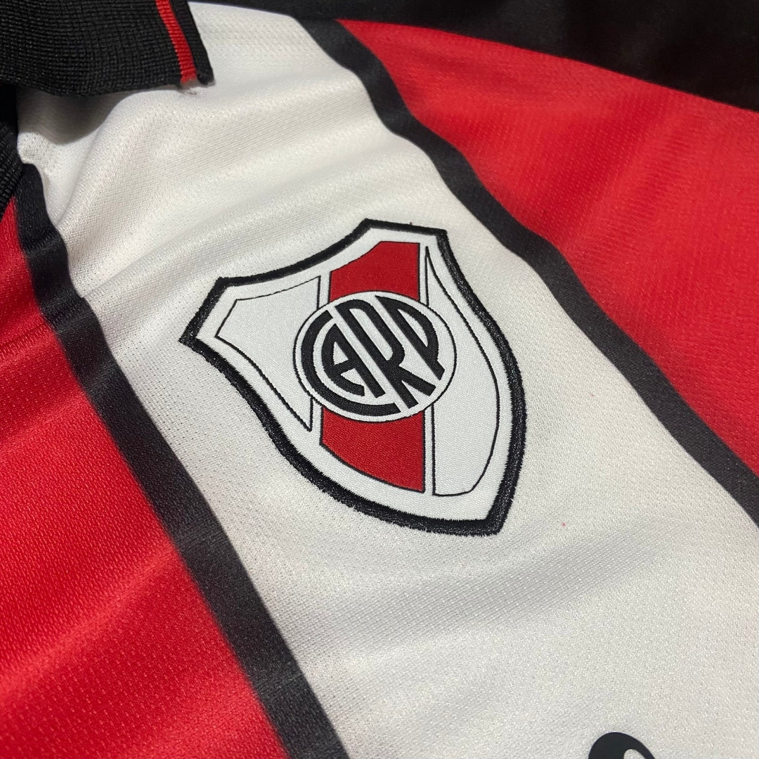 Camiseta Retro River Plate Quilmes (Ortega #10) – Réplica Premium Importada