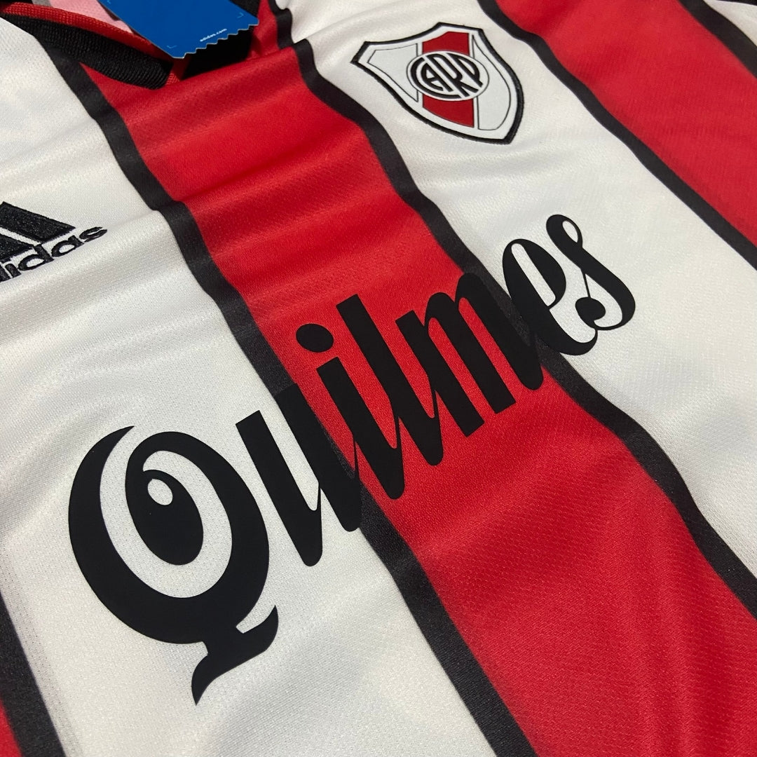 Camiseta Retro River Plate Quilmes (Ortega #10) – Réplica Premium Importada